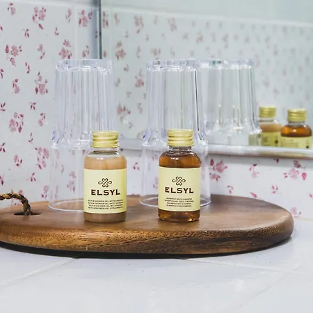 فندق مبيت وإفطار Domaine Des Etoiles Lherm (Lot)